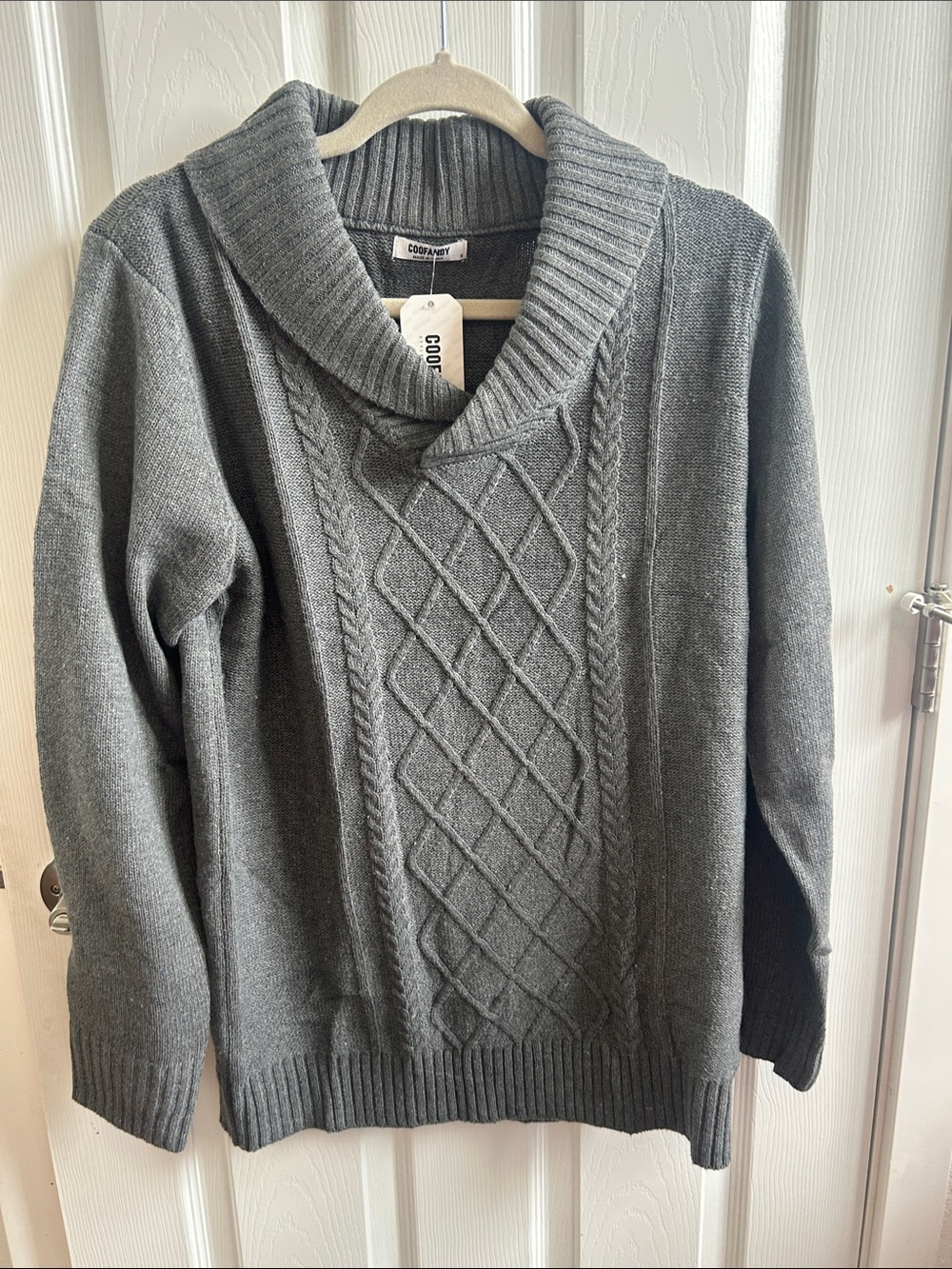 Knit Sweater Size Men’s Small Cable Knit - Gray